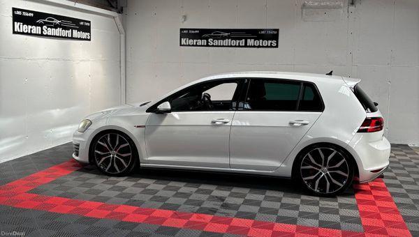 2014 Volkswagen Golf GTI - photo 5