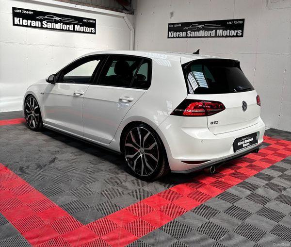 2014 Volkswagen Golf GTI - photo 6
