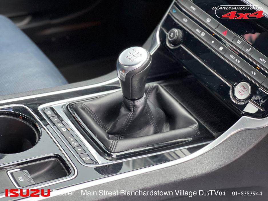 2017 Jaguar XE - photo 17