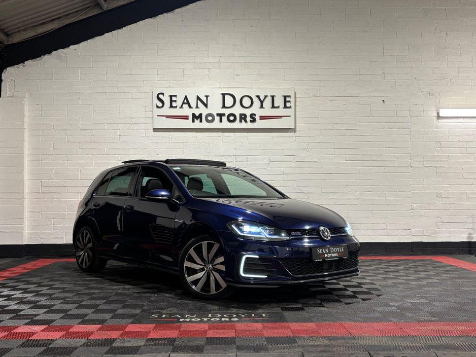 2017 Volkswagen Golf - exterior view