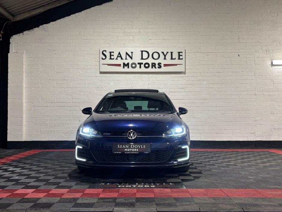 2017 Volkswagen Golf - photo 2