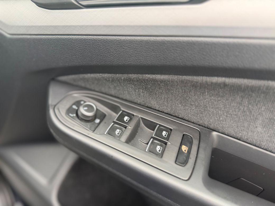 2023 Volkswagen Golf - photo 13