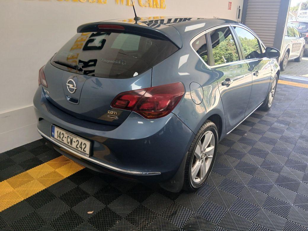 2014 Opel Astra - photo 4