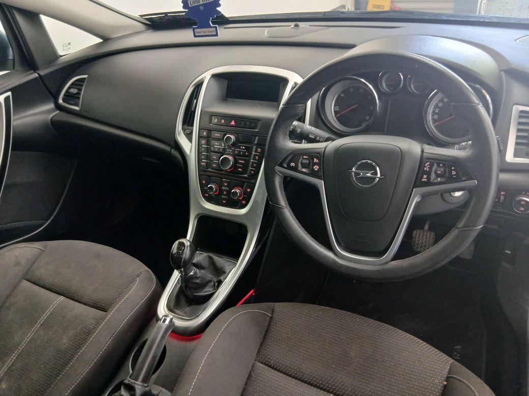 2014 Opel Astra - photo 10