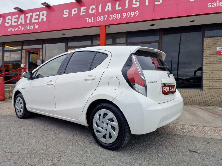 2017 Toyota Aqua - rear view