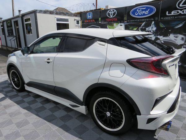 2017 TOYOTA C-HR HYBRID JEEP AUTO 1.8 - photo 6