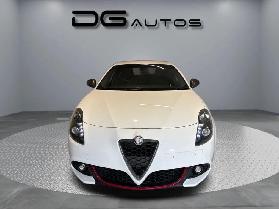 2017 Alfa Romeo Giulia - photo 1
