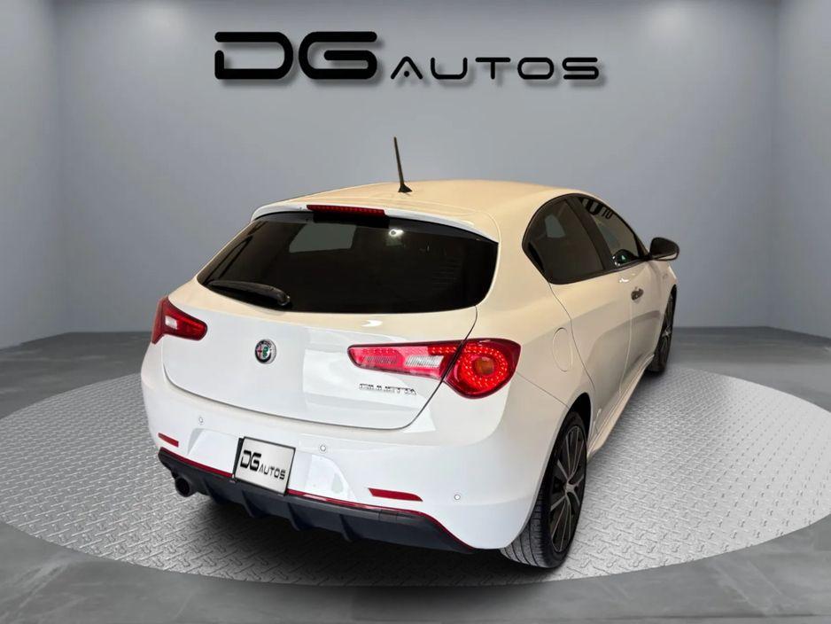 2017 Alfa Romeo Giulia - photo 4