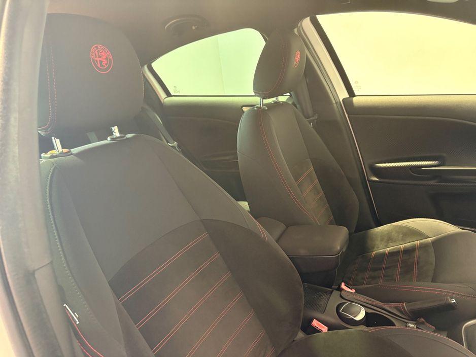 2017 Alfa Romeo Giulia - photo 12