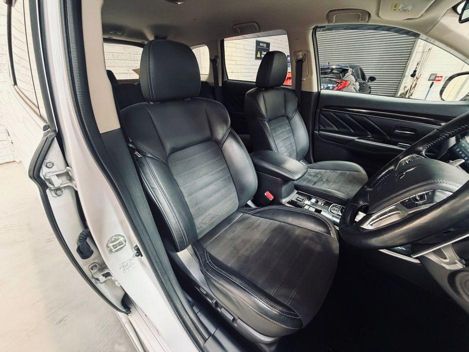 2020 Mitsubishi Outlander 2.4 PHEV Automatic 4x4 in Dublin - photo 9