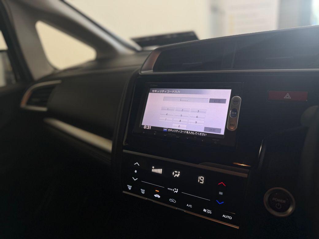 2013 Honda Fit 1.5 Hybrid Automatic for Sale Dublin - photo 10