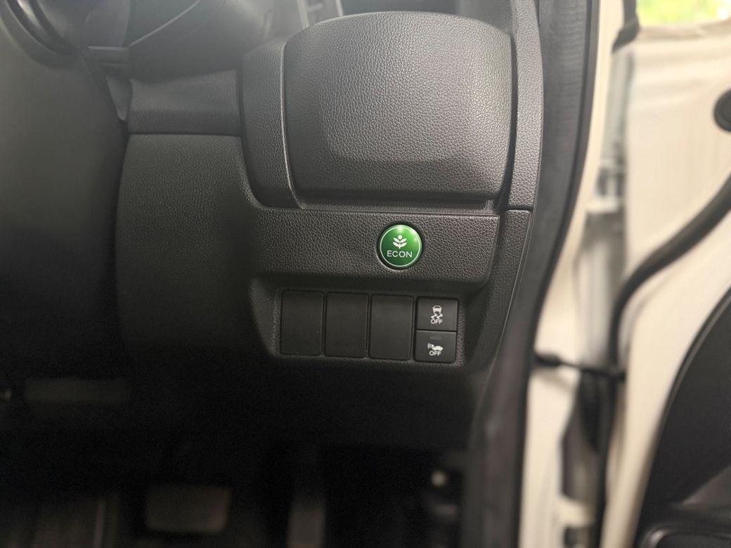 2013 Honda Fit 1.5 Hybrid Automatic for Sale Dublin - photo 12